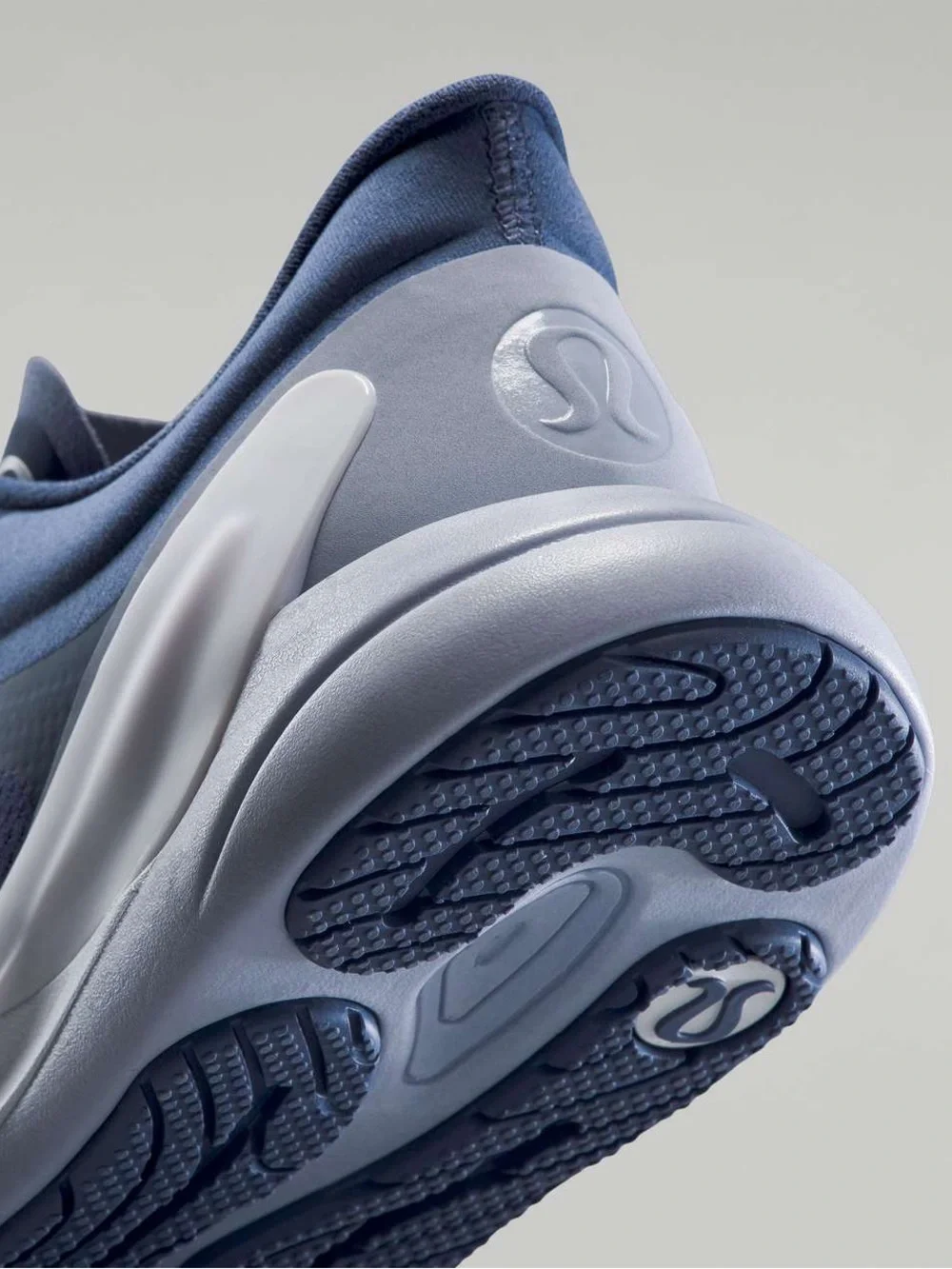 lululemon blissful women’s running shoes